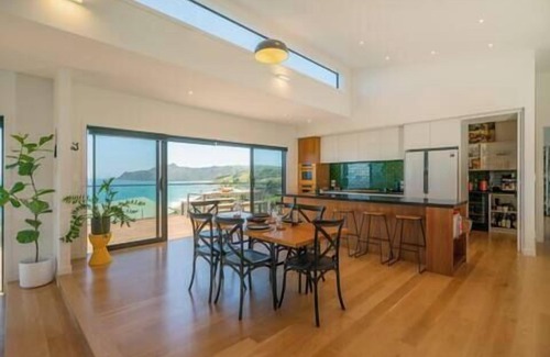 Rings Beach Maison | Hosts on the Coast Ataahua