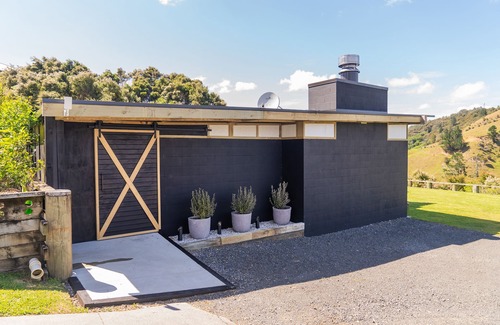 Whitianga Cabine | Hosts on the Coast Bayview Sanctuary