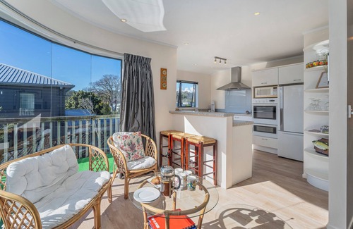 Whitianga Maison | Hosts on the Coast Buffalo Beach Escape