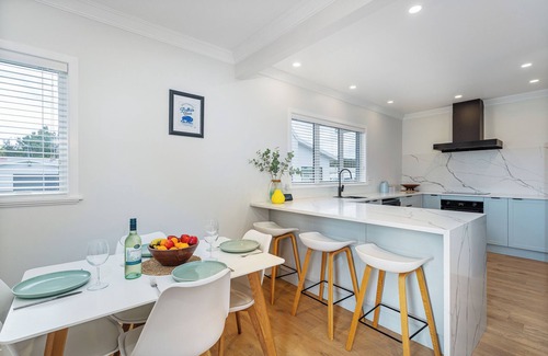 Whitianga Maison | Hosts on the Coast Blue Water Breeze