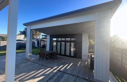 Matarangi Maison | Hosts on the Coast Beach Break Matarangi
