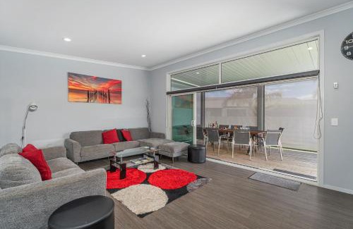 Whitianga Maison | Hosts on the Coast Belair Bach