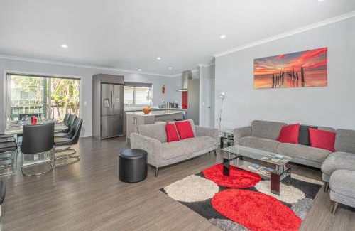 Whitianga Maison | Hosts on the Coast Belair Bach
