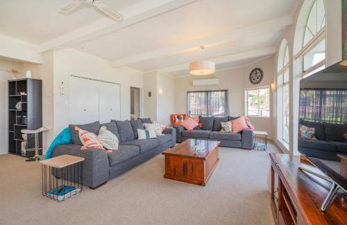Whitianga Maison | Hosts on the Coast Harbour Lights