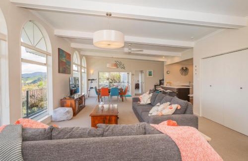 Whitianga Maison | Hosts on the Coast Harbour Lights