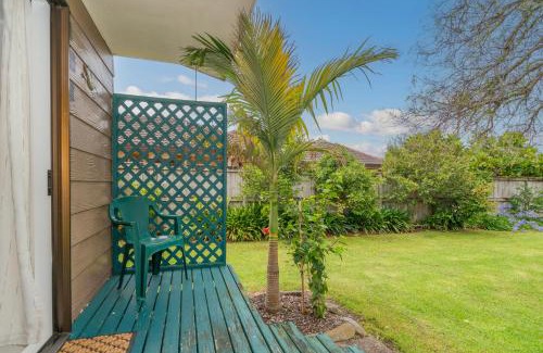 Whitianga Maison | Hosts on the Coast Hibiscus House