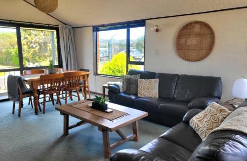 Whitianga Maison | Hosts on the Coast - Home by the Sea