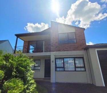 Whitianga Maison | Hosts on the Coast - Home by the Sea