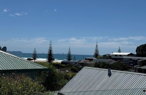 Onemana Maison | Hosts on the Coast Island Views