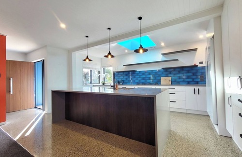 Waihi Beach Maison | Hosts on the Coast Hillview Hideaway