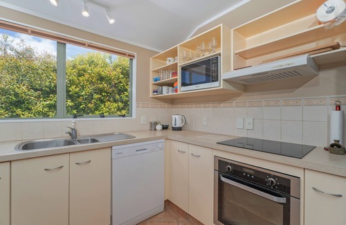 Onemana Maison | Hosts on the Coast Oarsome in Onemana