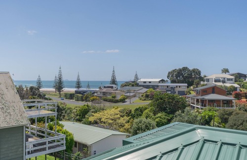 Onemana Maison | Hosts on the Coast Oarsome in Onemana