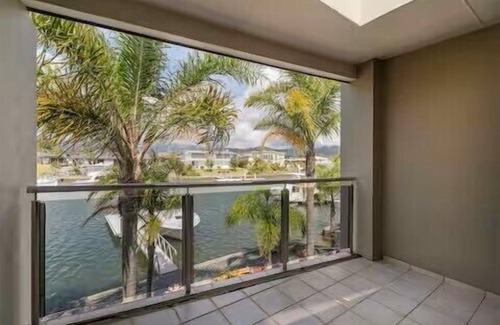Whitianga Maison | Hosts on the Coast Pelicans Coastal Perch