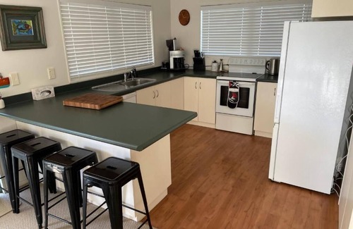 Pauanui Maison | Hosts on the Coast Relax on Coronation
