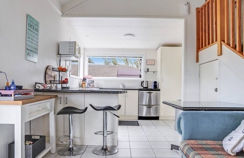 Pauanui Maison | Hosts on the Coast Sun Kissed Family Fun