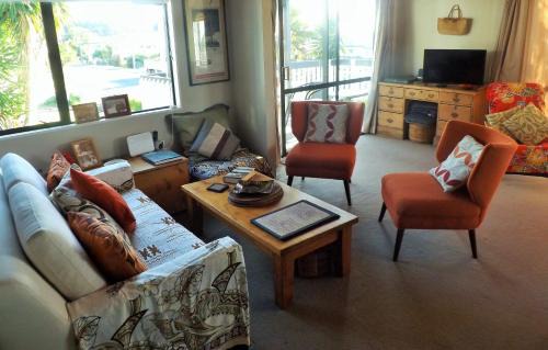 Tairua Maison | Hosts on the Coast The Harbourview Tairua
