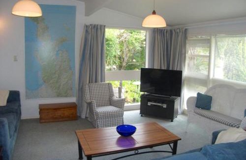 Pauanui Maison | Hosts on the Coast - Vista Verde