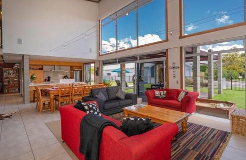 Whitianga Maison | Hosts on the Coast Whitianga Bliss