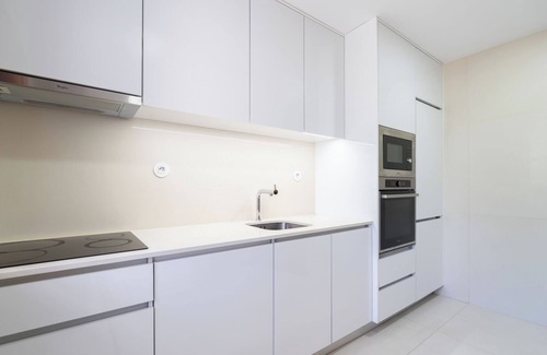 Ramalde Appartement | HostWise - Bright and Spacious Flat