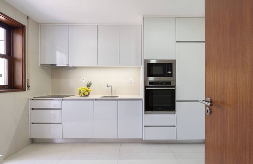 Ramalde Appartement | HostWise - Bright and Spacious Flat