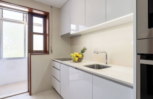 Ramalde Appartement | HostWise - Bright and Spacious Flat