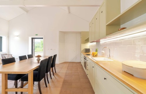 Santa Comba Dao Maison | HostWise - River View Retreat w/Pool