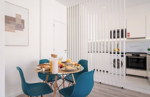 Aldoar Appartement | HostWise - Seaside Trendy Flat