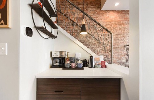 Mexican War Streets Maison | ★ HostWise Stays ★ Family Friendly, Great Area, Artist Abode!