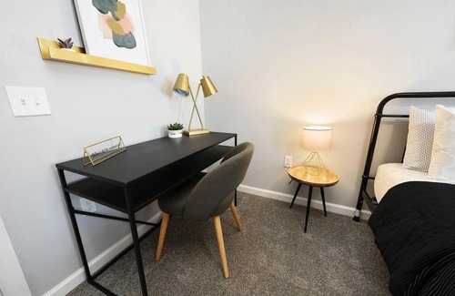 East Allegheny Maison | HostWise Stays - Free Parking, Highly Walkable, 2 Full bathrooms
