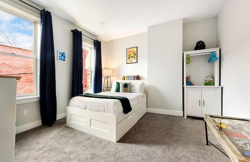 Mexican War Streets Maison | HostWise Stays - The Alpine - Family Friendly, Great Area, 3BR Home