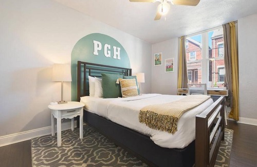 Bloomfield Maison | HostWise Stays - The Edmond - Bloomfield Apartment in a great location!