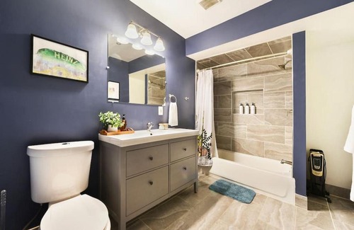 Bloomfield Maison | HostWise Stays - The Edmond - Bloomfield Apartment in a great location!