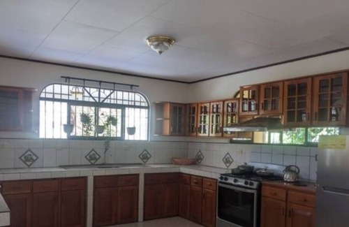 San Isidro de El General Maison | Hot Tub | 180° View | Vacation Home in Downtown