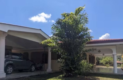 San Isidro de El General Maison | Hot Tub | 180° View | Vacation Home in Downtown