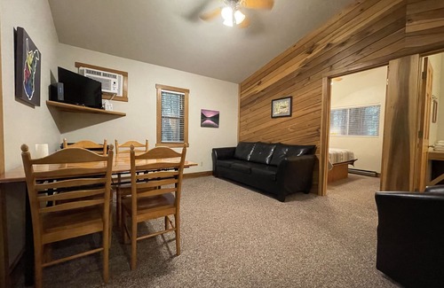 Victor Cabine | Spa et cabine de 2 chambres dans les bois près de Fayetteville et New River WV