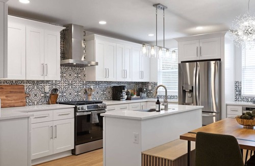 Central Northside Maison | Hot Tub | 5br | Parking | Deck | Amenities Galore!