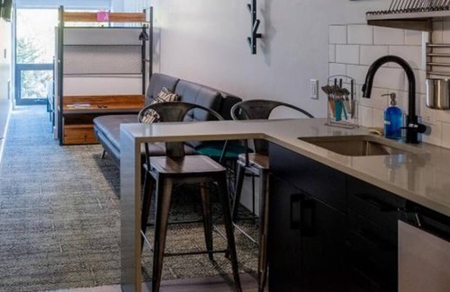 Beaver Valley Hôtel | Hot Tub & Adventure Awaits | Dine, Hike & Recharge in the Rockies