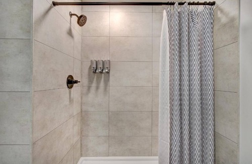 Beaver Valley Hôtel | Hot Tub & Adventure Awaits | Dine, Hike & Recharge in the Rockies
