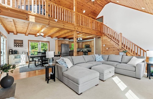 Honey Grove Maison | Hot Tub and Game Room in a secluded setting. Mountain Serenity Retreat