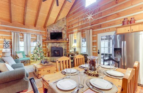 Dial Maison | Hot Tub and Games Ridgetop Cabin in Blue Ridge!