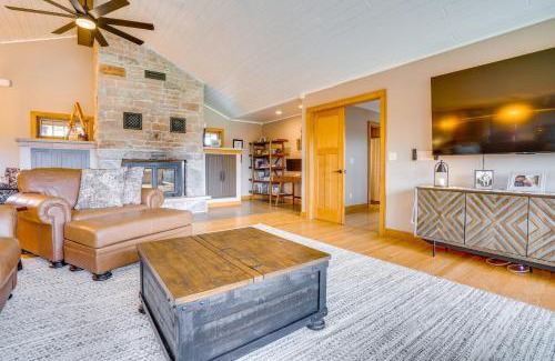 Pierce County Maison | Hot Tub and On-Site Trails Spacious Stockholm Cabin