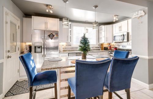 Washington Maison | Hot Tub and Rooftop Game Room Unique Home in DC