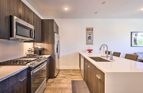 Willow Grove Copropriété | Hot Tub & Balcony: Riverfront Silverthorne Condo!