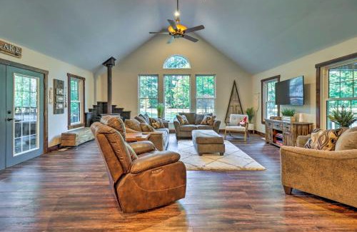Albrightsville Maison | Hot Tub, Beach Access Albrightsville Retreat!