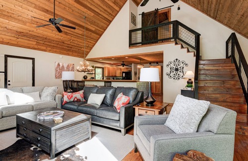 Asheville Cabine | Asheville Town Cabin by Carolina Mornings | Rec Room, Hot Tub♨️ +Biltmore Pass