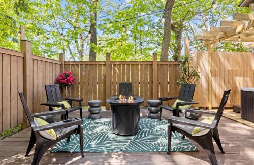 Ithaca Maison | Hot Tub! Close to Cornell, Ithaca College, Commons!