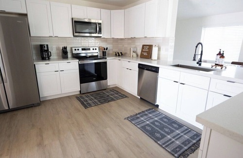Gilbert Maison | Hot tub , cruisers, Putting Green & Pet Friendly