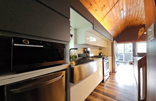 Kemptville Cottage | Hot Tub | Dock | Swimming | Close To Ottawa