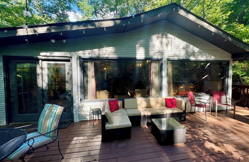 Lake Lure Maison | Charming home with Hot tub, large deck, gas fire place and WiFi in Lake Lure