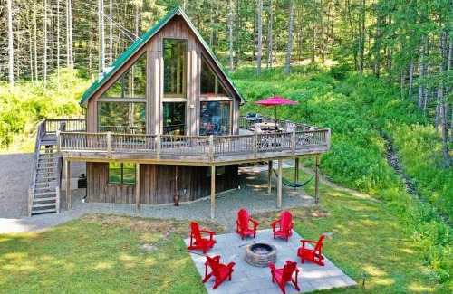 Little Valley Chalet De Ski | Hot Tub & Fire Pit~The Pines Chalet